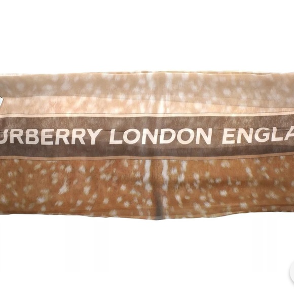 BURBERRY, Brown Spotted Deer Print Scarf , Unisex - Picture 4 of 11
